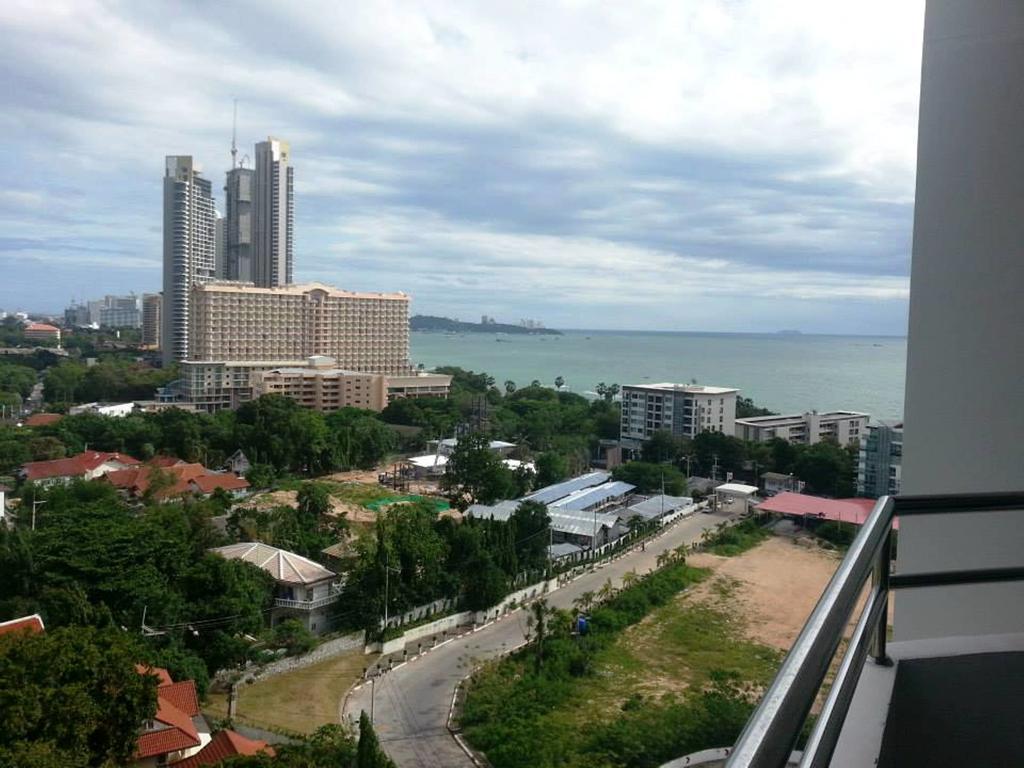 อาร์ คอน วงศ์อมาตย์ สวีท Hotel Pattaya ภายนอก รูปภาพ